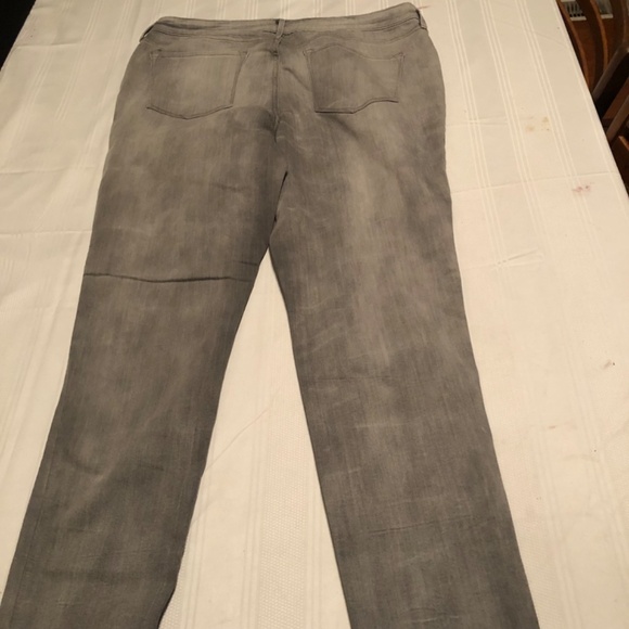 Old Navy mid rise - Rockstar jeans size 16 regular fit- new or like new jeans - Picture 8 of 9